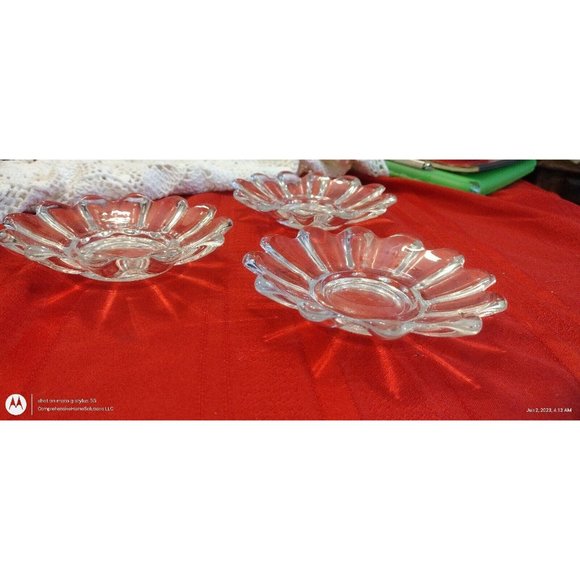 3 PCs Glass Flower Shaped Dish 12 Petals Trinket Bowl Candle Drip Dish - Picture 3 of 6